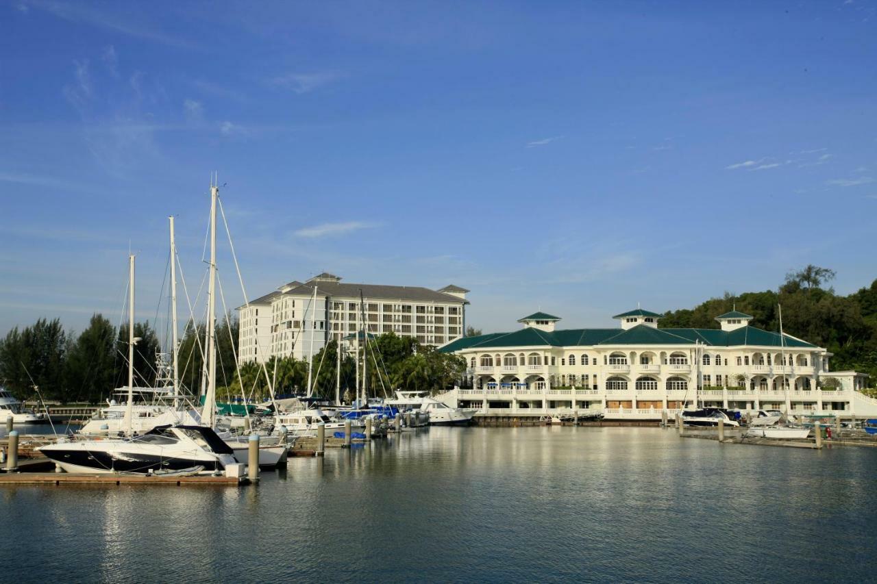 Avillion Admiral Cove Hotel Port Dickson Bagian luar foto